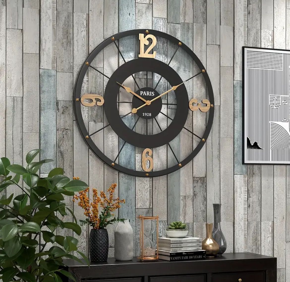 ビンテージ調のおしゃれな壁掛け時計、木製フレームのウォールクロック