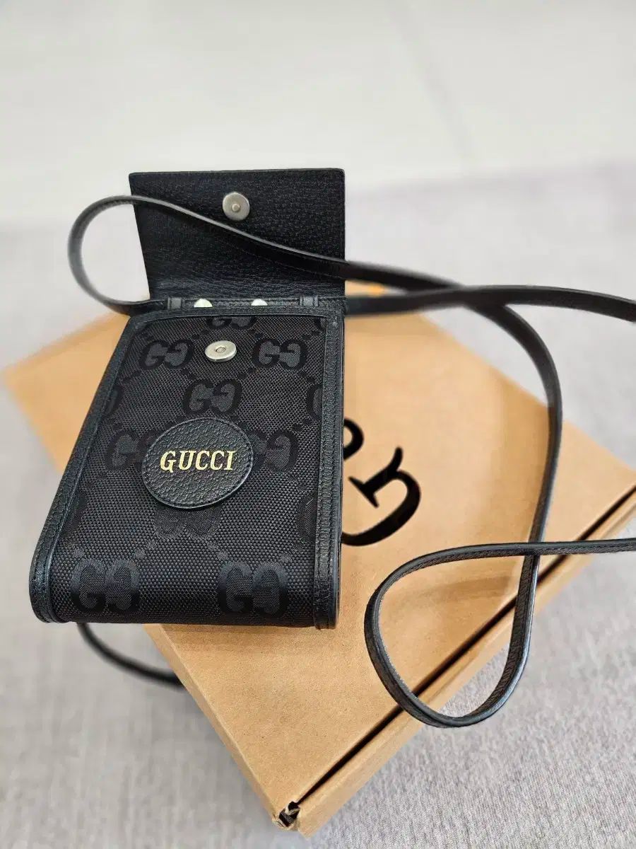 GUCCI グッチ オフ ザ グリッド ミニバッグ