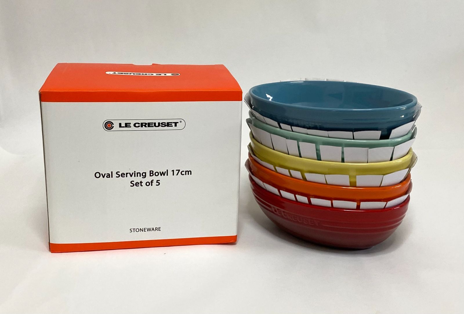 ル・クルーゼ 公式 ｜ オーバル・サービング・ボール 17cm (5個入り