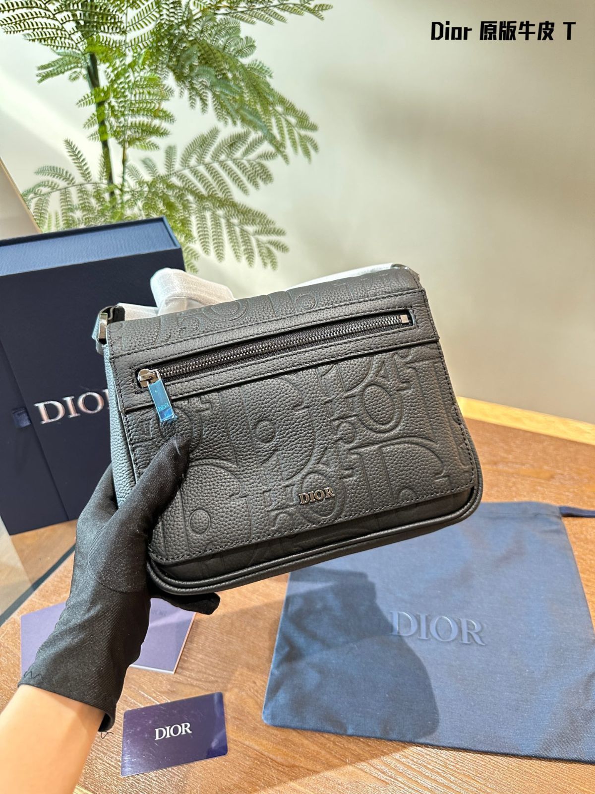 今日特価】Dior Gravity Embossed Leather Bag ディオール