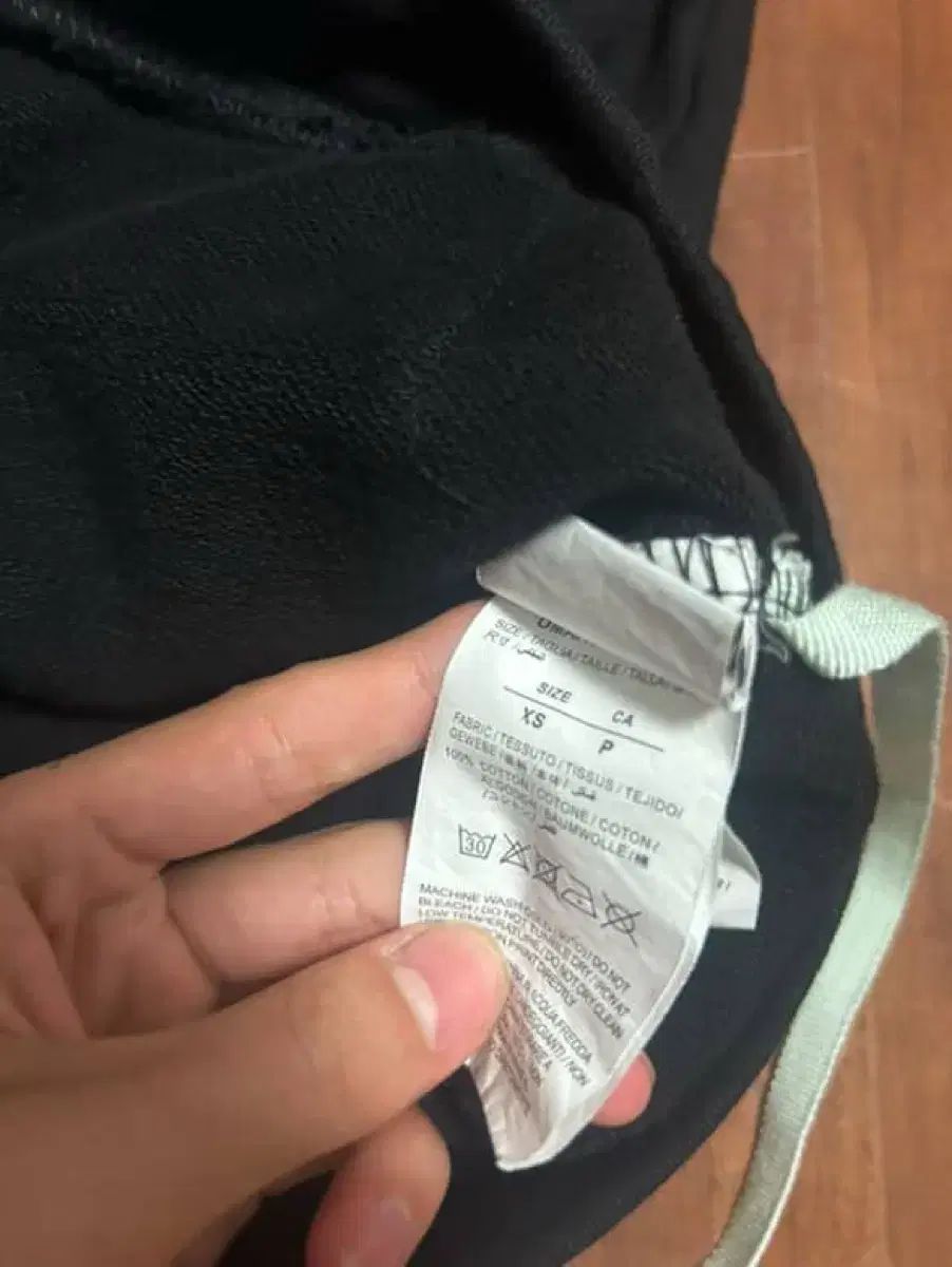 オフホワイト フード付きTシャツ
