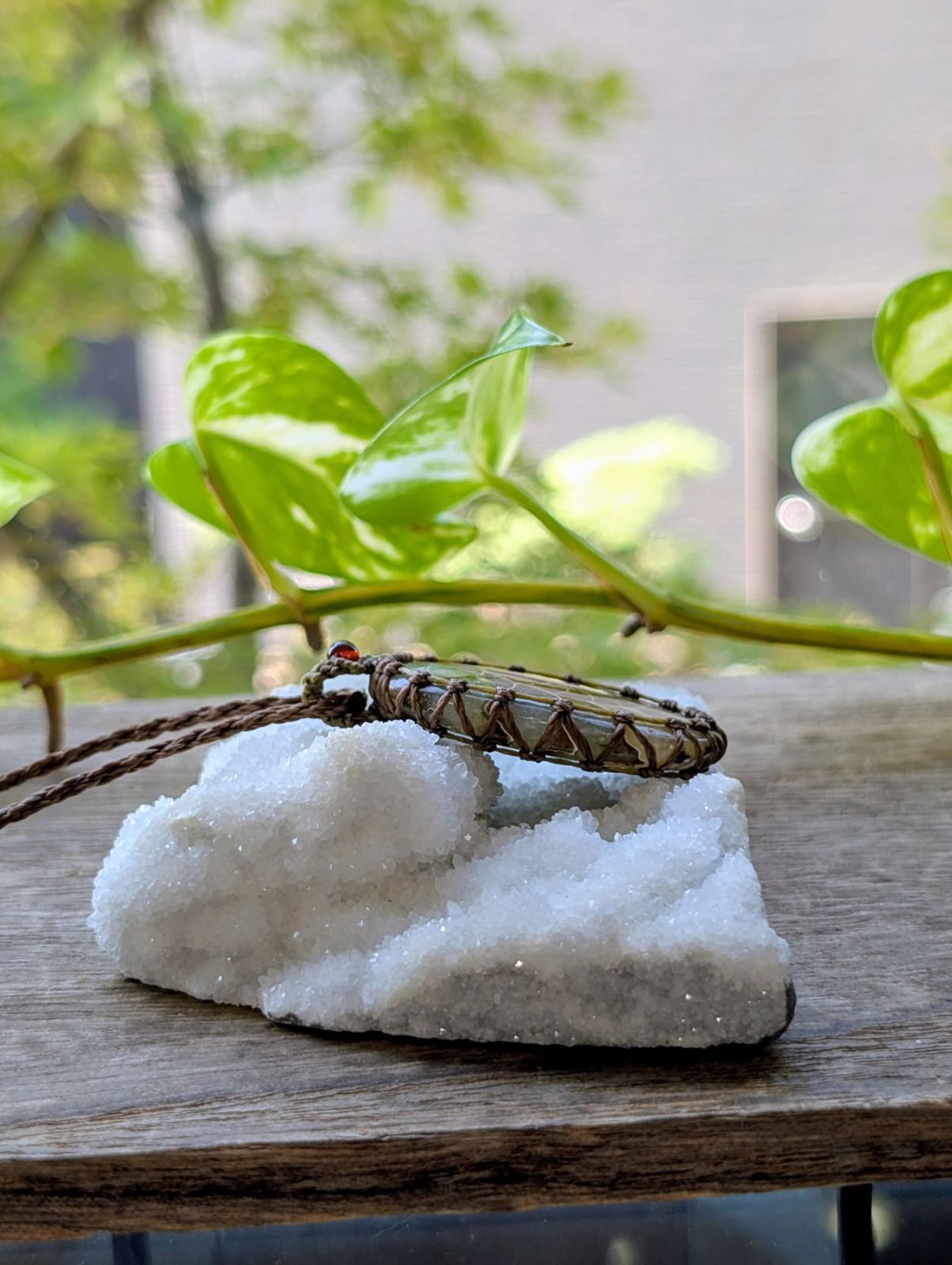 ☆アンティークカラー☆アンモナイト・化石☆マクラメ編みネックレス