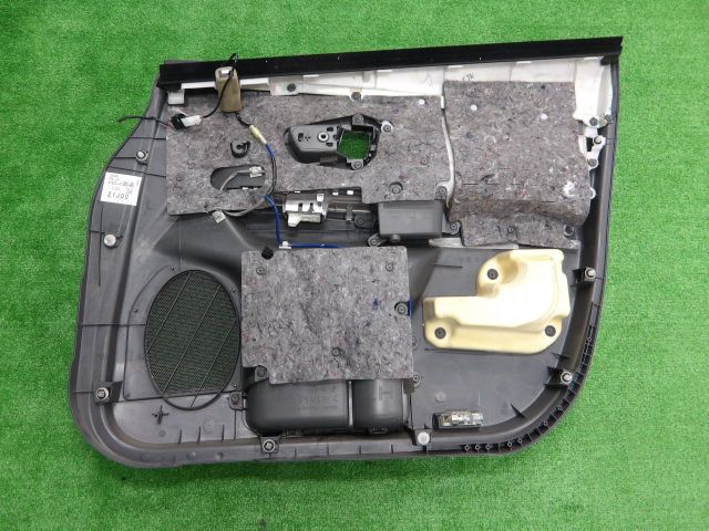 フロントドア内張り左右セット 67620-47