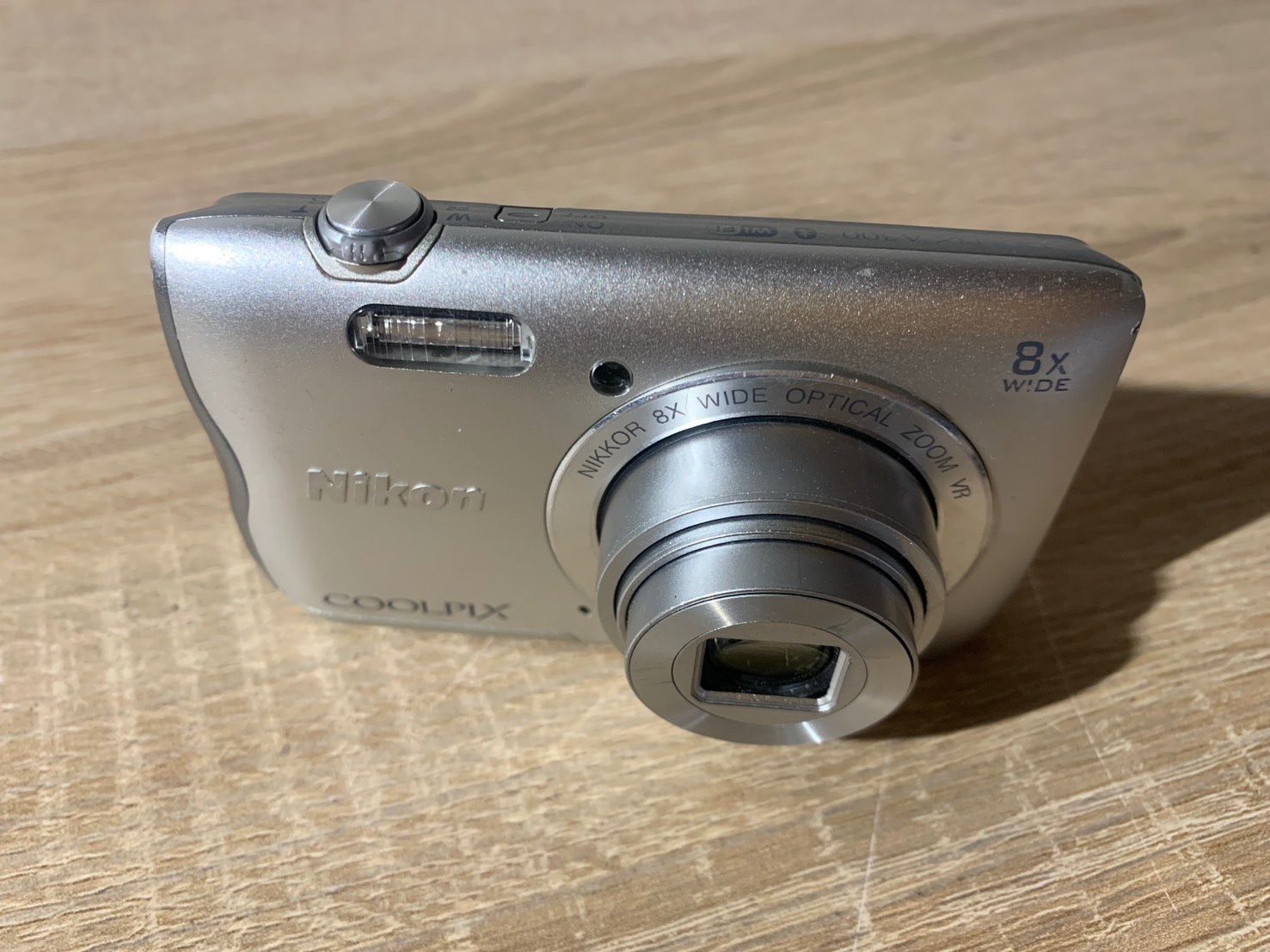 Nikon coolpix A300 デジカメ シルバー ジャンク 【公式通販】