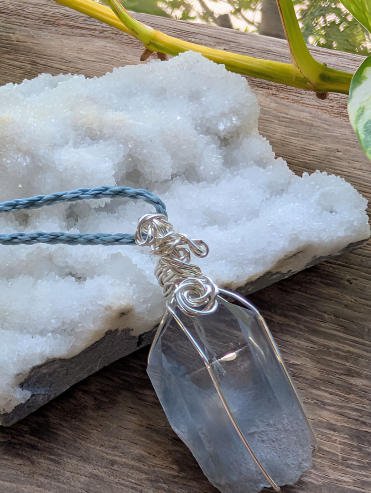 ワイヤーネックレス