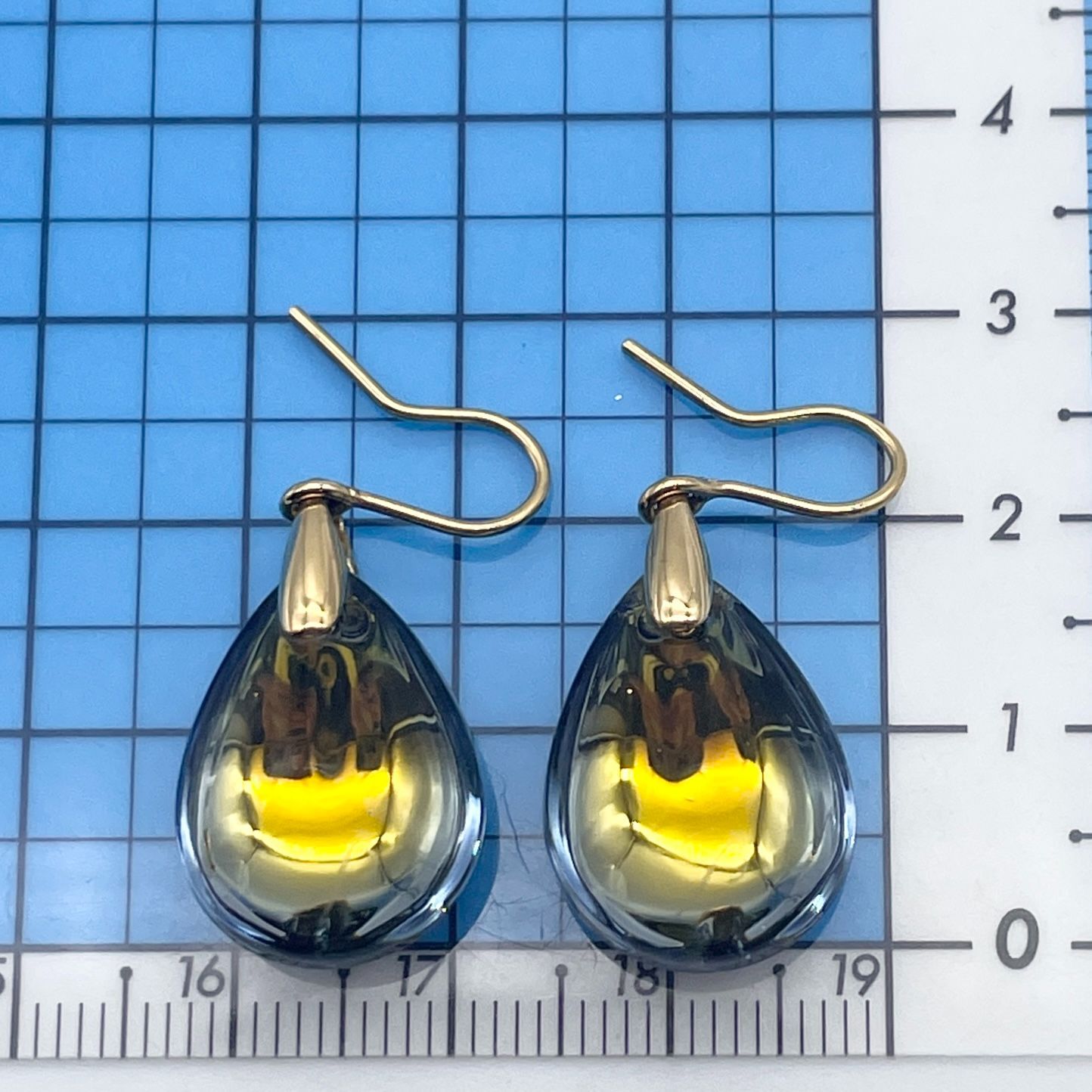 美品 750 K18 バカラ プシデリック ピアス ドロップ/24-4679 - メルカリ