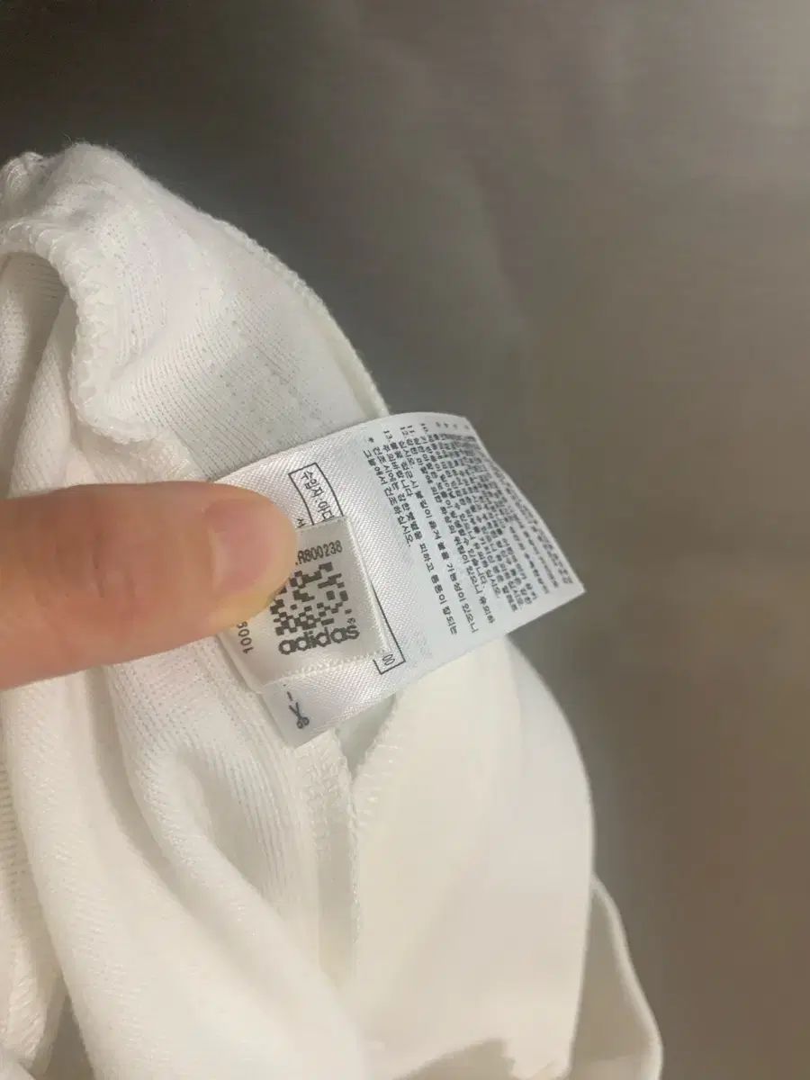 adidas アディダス