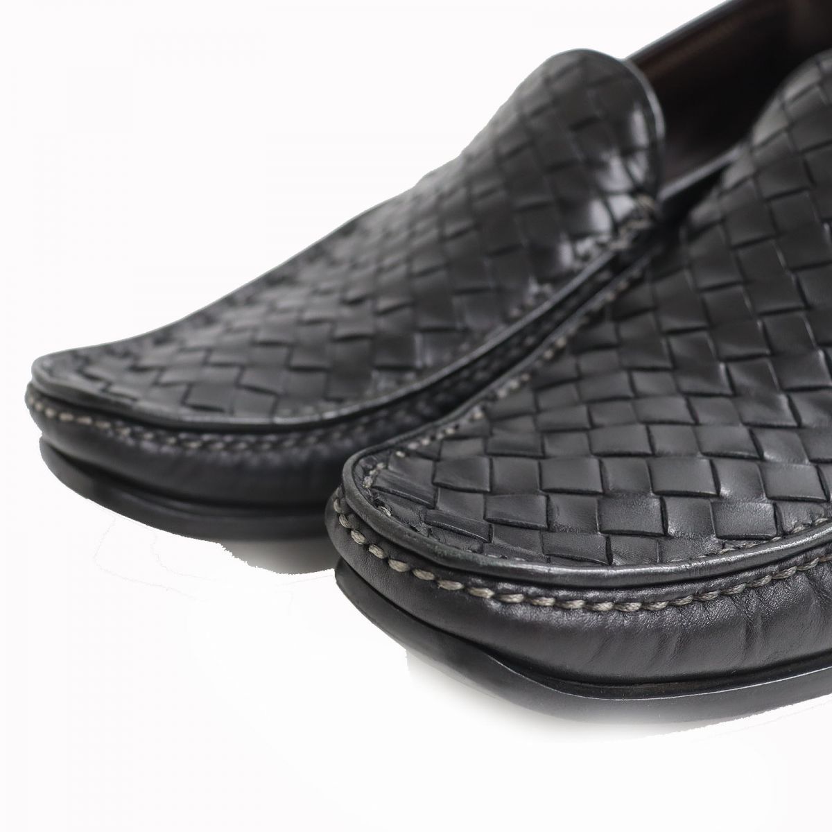 美品△BOTTEGA VENETA ボッテガヴェネタ イントレチャートレザー ローファー／シューズ ブラック 39 メンズ イタリア製  シンプルデザイン◎ - メルカリ