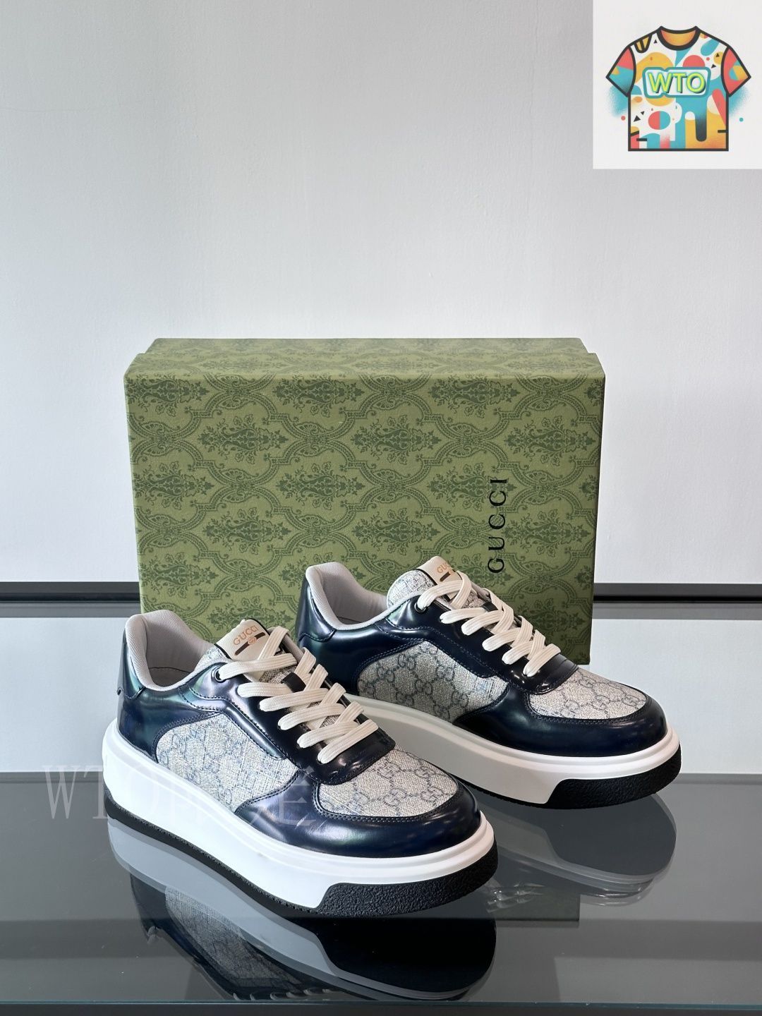 GUCCIレアスニーカー 未使用品 グッチ GUCCI ×adidas IE2271 ZX8000 スニーカー
