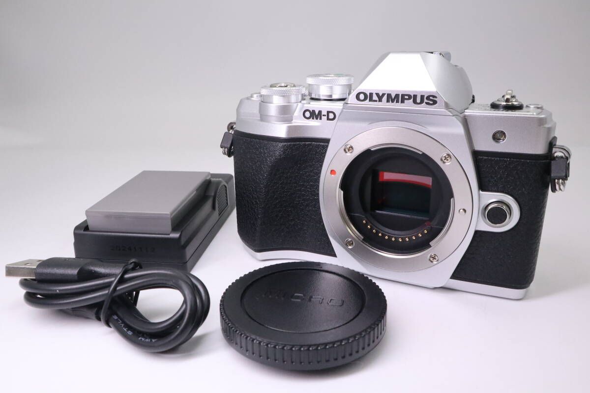 OLYMPUS OM-D E-M10 Mark III オリンパス ミラーレス一眼 シルバー f02929-1