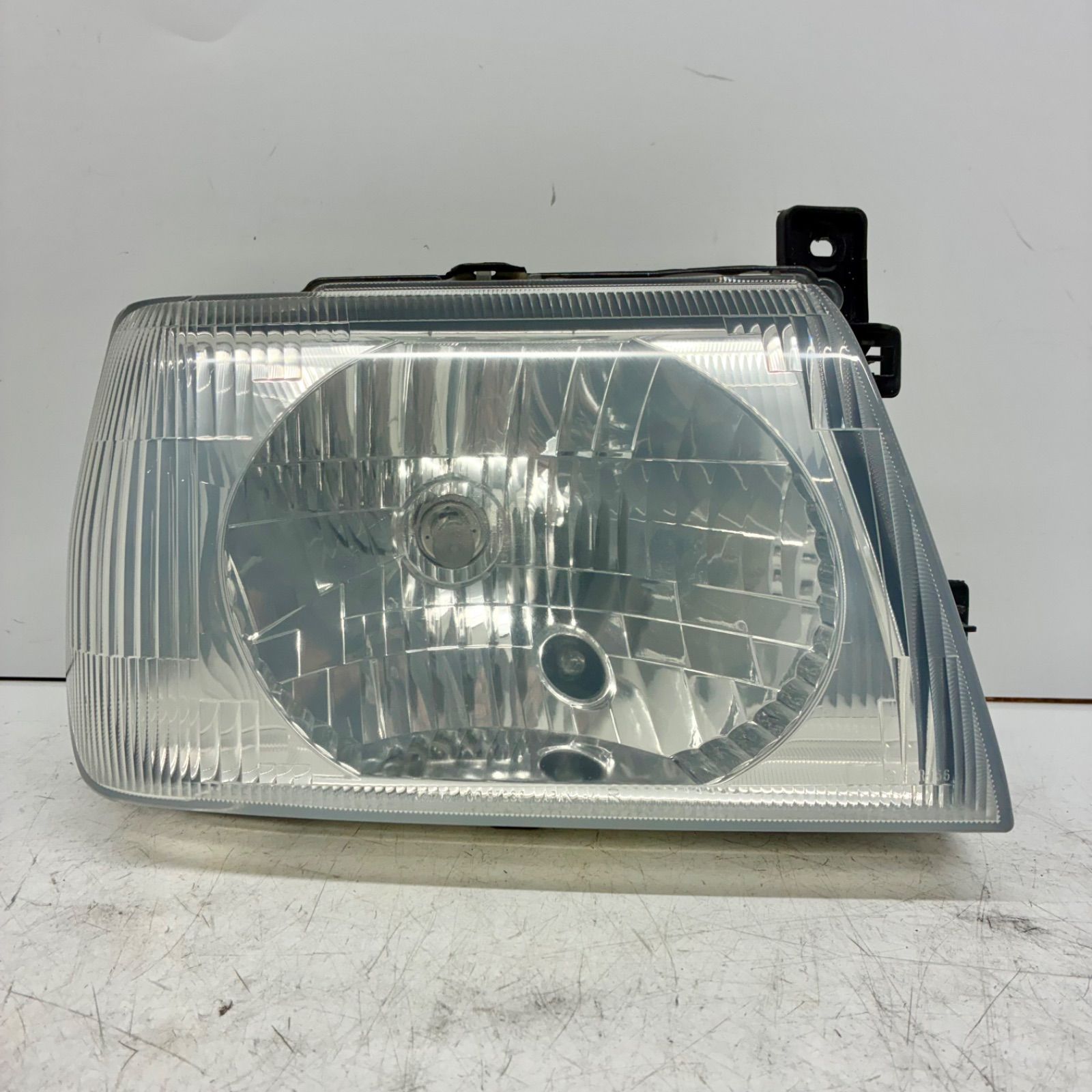 コーティング済 三菱 H53A H58A パジェロミニ ヘッドライト ランプ レンズ 右側 運転席側 R ハロゲン koito 100-87339 P71538