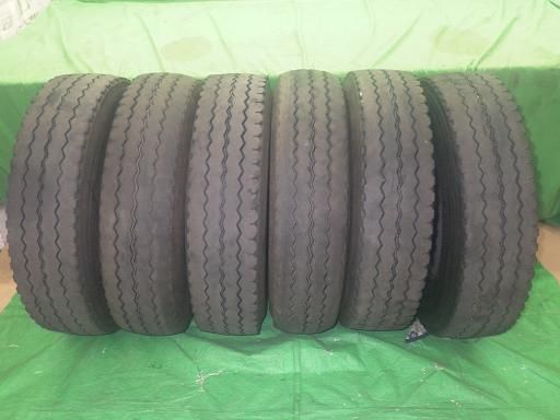 中古タイヤトラック用225/80r17.5 1本 ライン付き 2020/2021年製