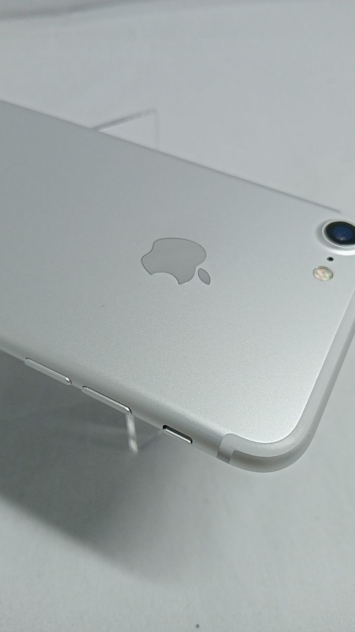 美品！動作確認済！ iPhone7 A1779 256GB 本体 シルバー SIMフリー 