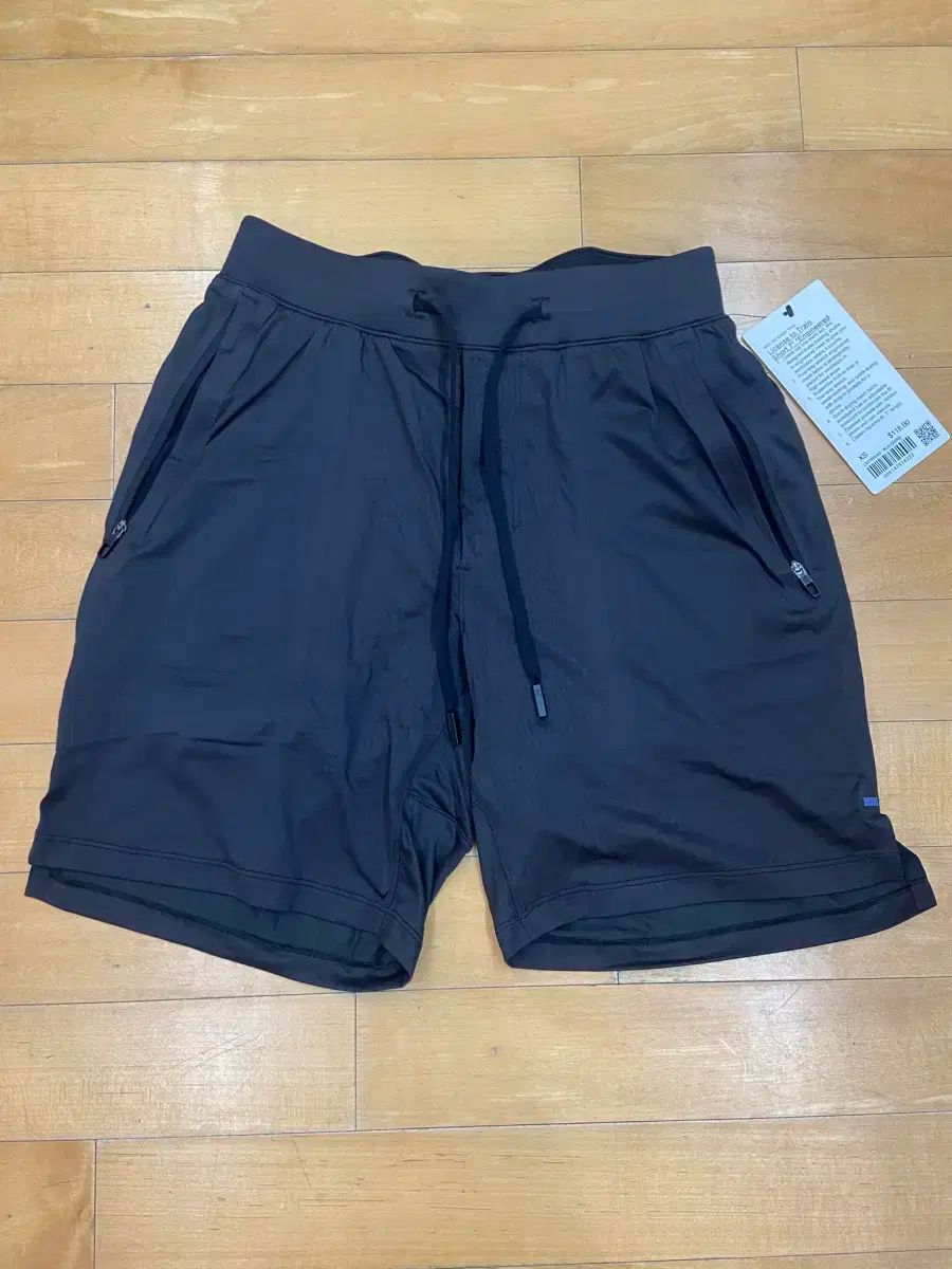 lululemon ルルレモン ライセンス 二 列車 7 インチ XS