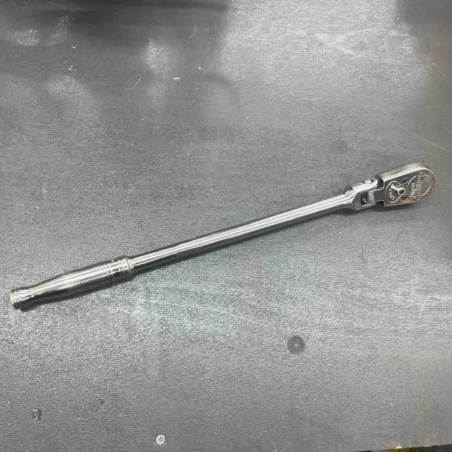 001♪未開封品♪スナップオン Snap-on アルミ製ベンチ 赤 BWL7710BC