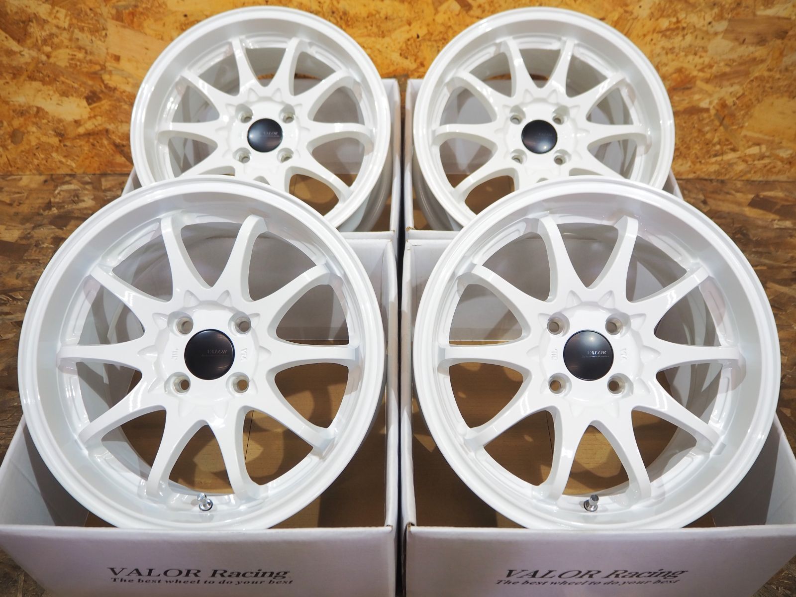 軽量 15inch 7J 30 4H100 人気 深リム 逆ゾリ ホイール 1台分 サクシード プロボックス アクア カローラ ヤリス ヴィッツ ノート シビック フィット ロードスター スイフト デミオ 軽四 軽トラ 軽箱 カスタム ホワイト