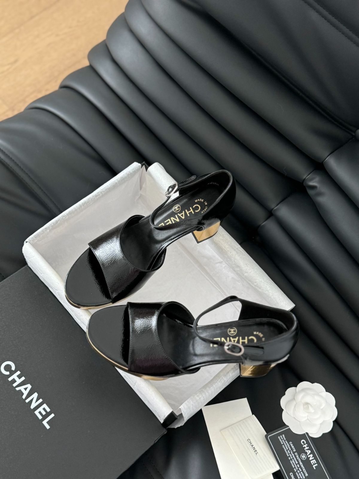 ★大人の気品漂う★CHANEL  サンダル 大人可愛い【CHANEL】CCロゴ サンダル (CHANEL/サンダル