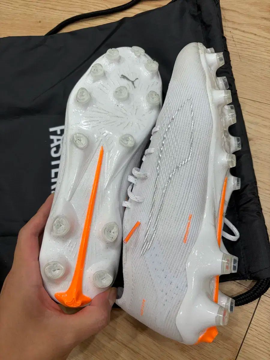 プーマ ウルトラ6 hgag 260 日本