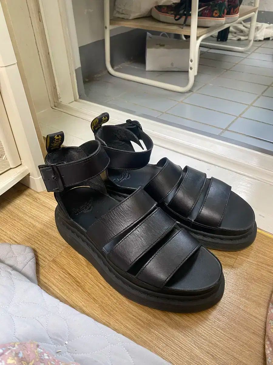 DR. MARTENS ドクターマーチン グラシア UK 5 240