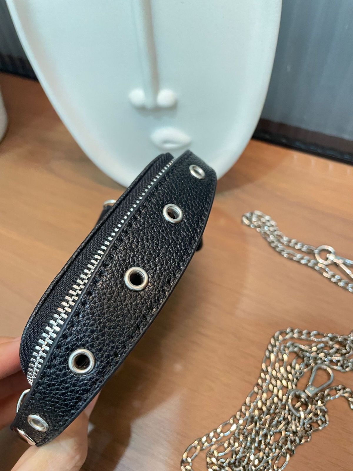 DEINET STUD CROSS CHAIN WALLET IN ディニット