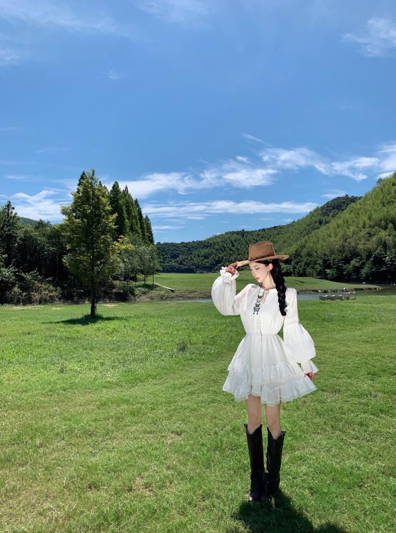 可愛いレースミニワンピース