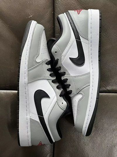 新品 NIKE ナイキ スニーカー ナイキ エア ジョーダン 1 ロー ライト スモークグレー/ジム レッド ホワイト メンズ スニーカー NIKE AIR JORDAN 1 LOW 553558-030 メンズ レディース 正規品