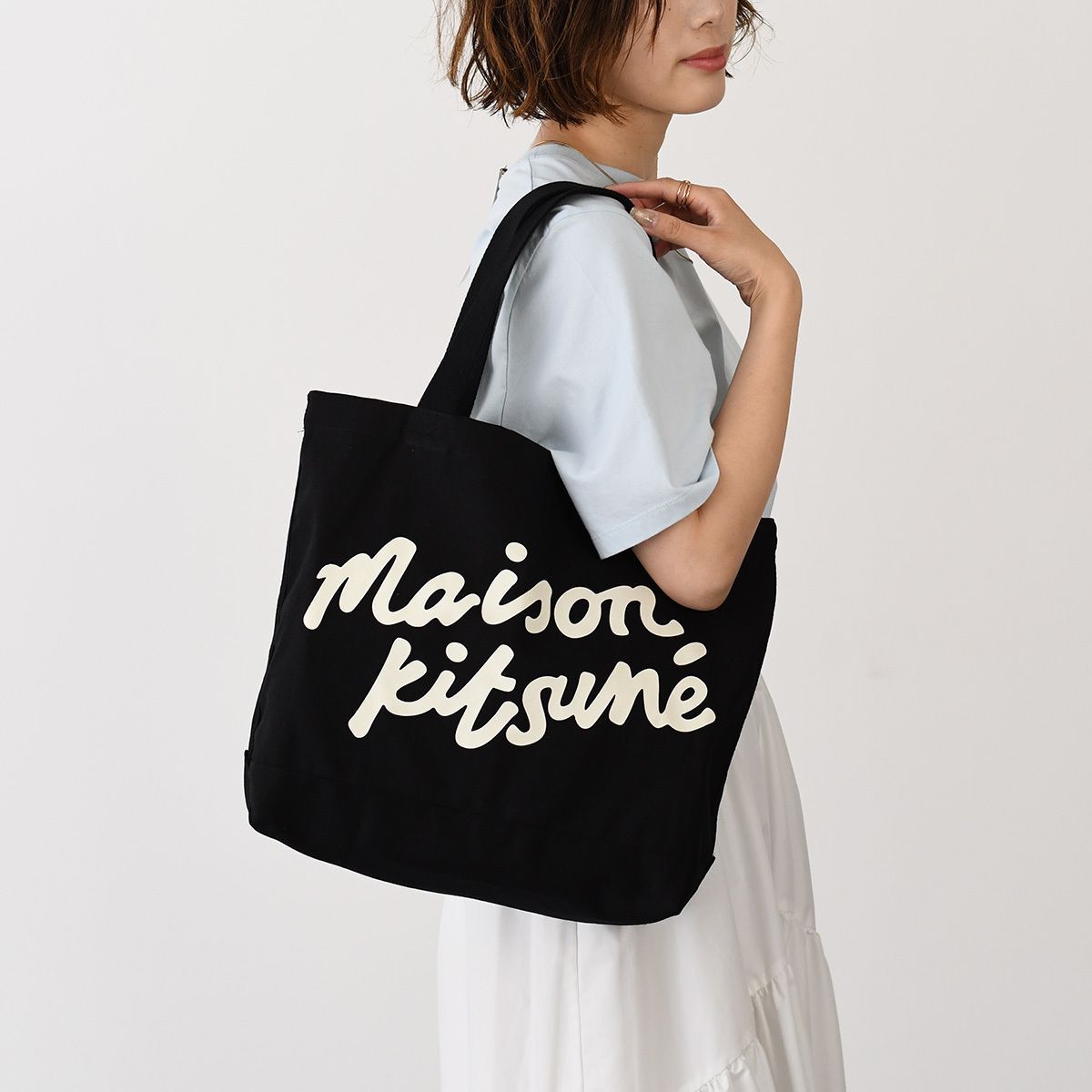 ★MAISON KITSUNE★ メゾンキツネ ハンドライティング トート 黒 MAISON KITSUNE HANDWRITING TOTE（トートバッグ）｜Maison