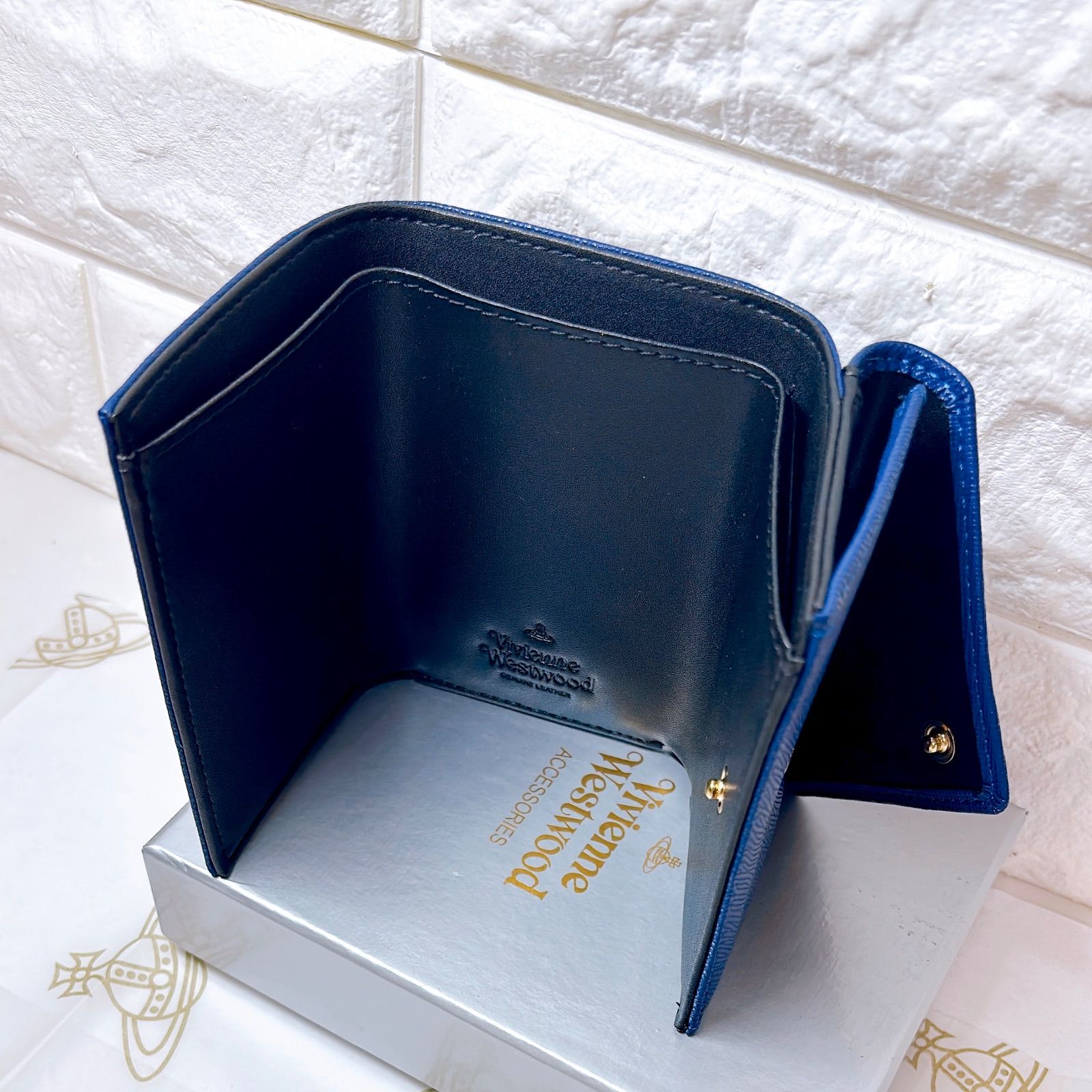 新作‎登場🤍ショッパー付】Vivienne Westwood 3つ折り財布