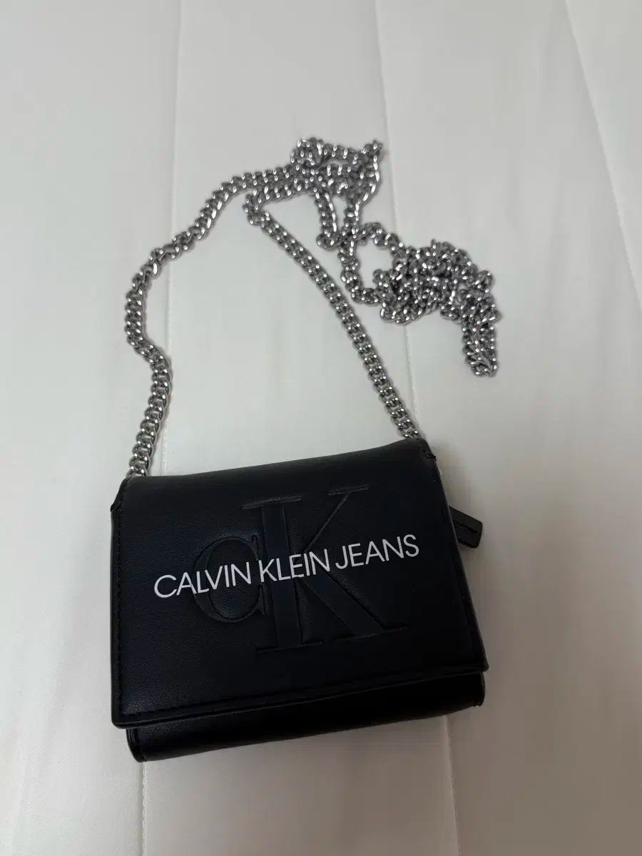 Calvin Klein カルバ ンクライン ブラック チェーン 財布 クロスバッグ