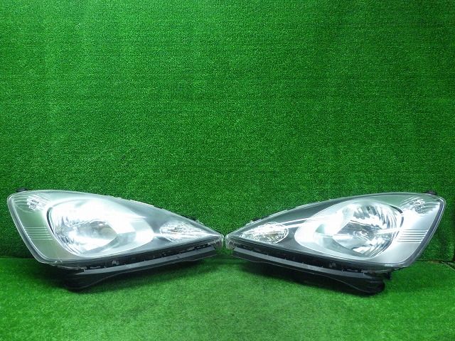 HONDA フィットハロゲンヘッドライト左右