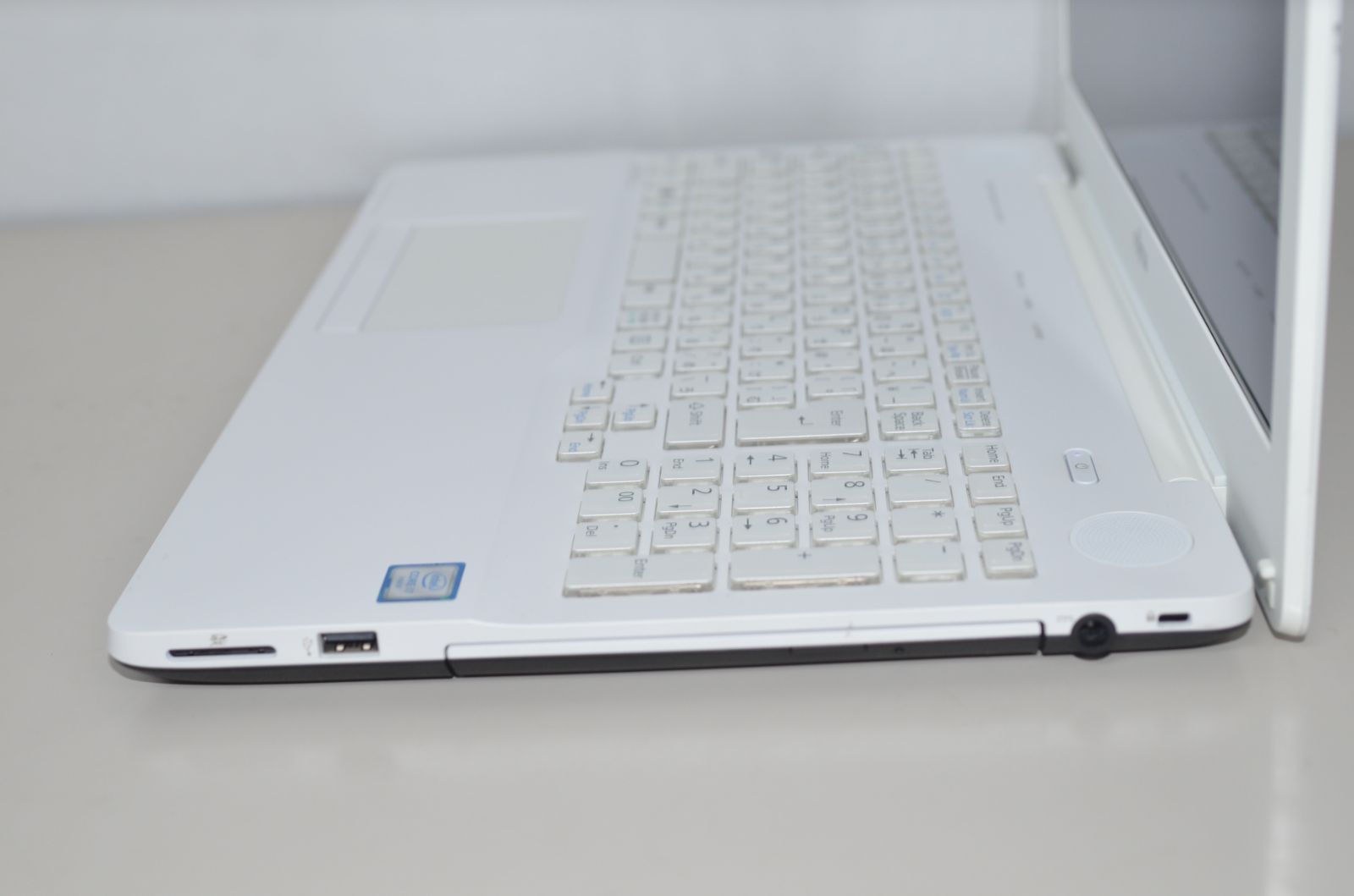 中古良品ノートパソコン 富士通 AH50/X Windows11+office 新品爆速SSD512GB core i7-6700HQ/メモリ8GB/15.6インチ/WEBカメラ/DVDマルチ搭載 中古良品ノートパソコン 富士通 AH50/X Windows11+office 新品爆速