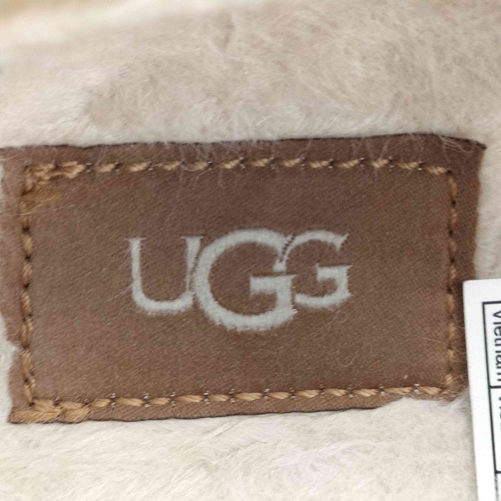 UGG