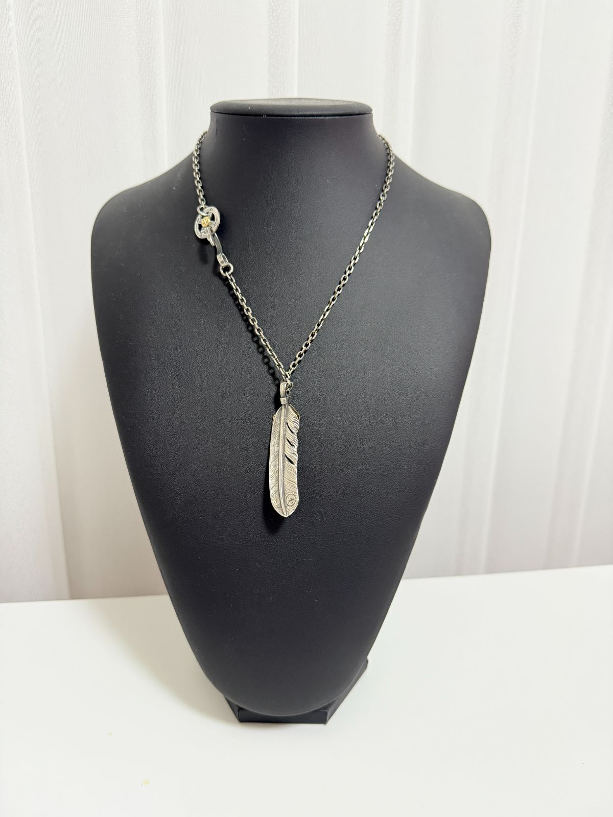 低価格！ ゴローズ 上金特大フェザー右＋金メタルホイール付イーグルフック細角チェーンセットアップ 【数量限定】