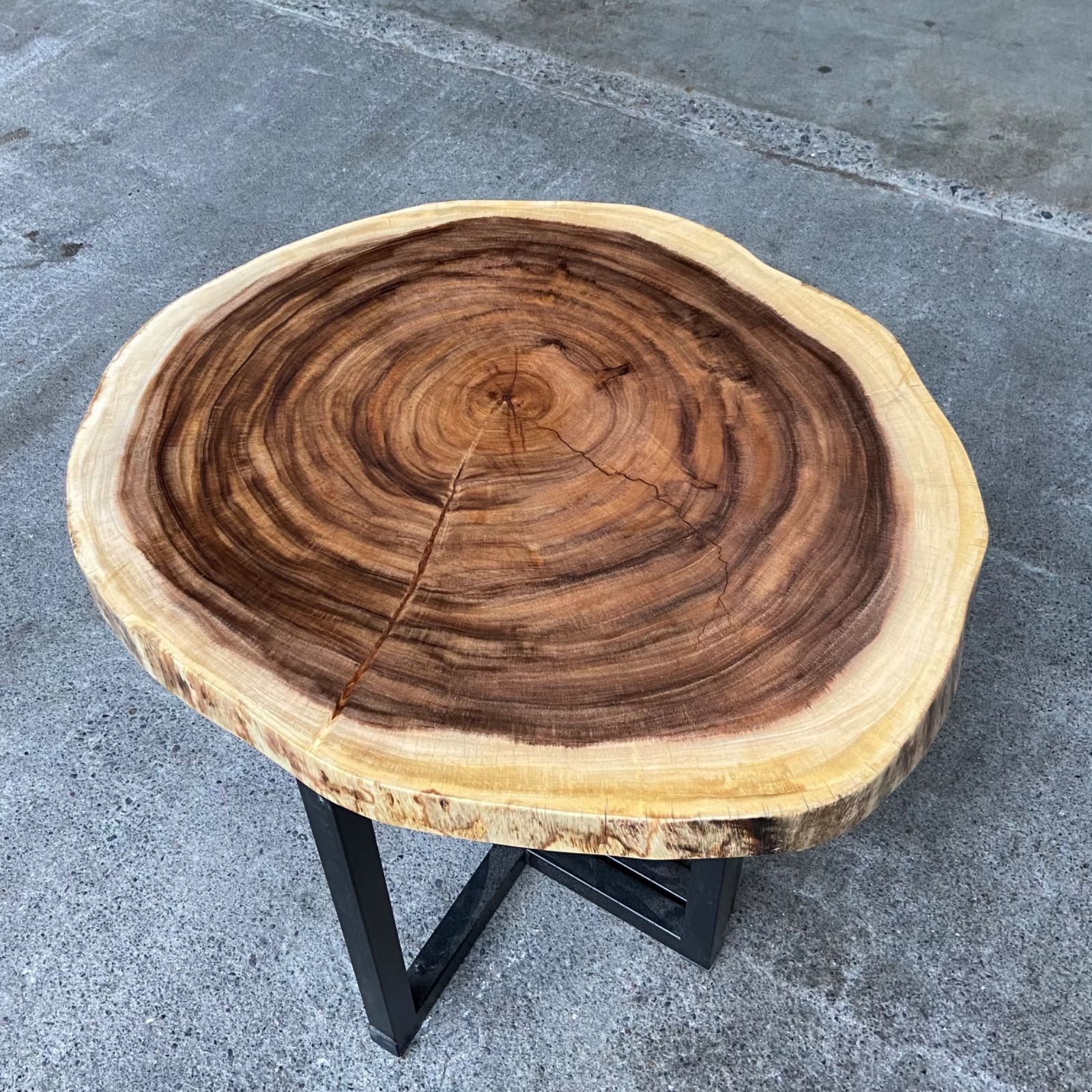 モンキーポッド　一枚板　輪切り　無垢材　銘木　サイドテーブル　インテリア　コーヒーテーブル