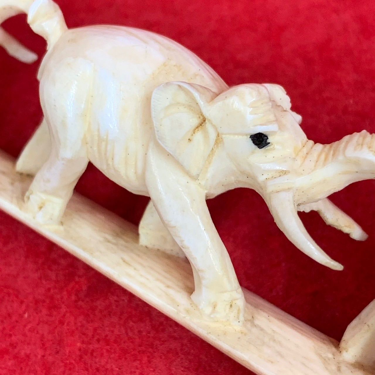 象牙風 象 ゾウ置物 6頭 マンモス 彫刻 J-3 - メルカリ