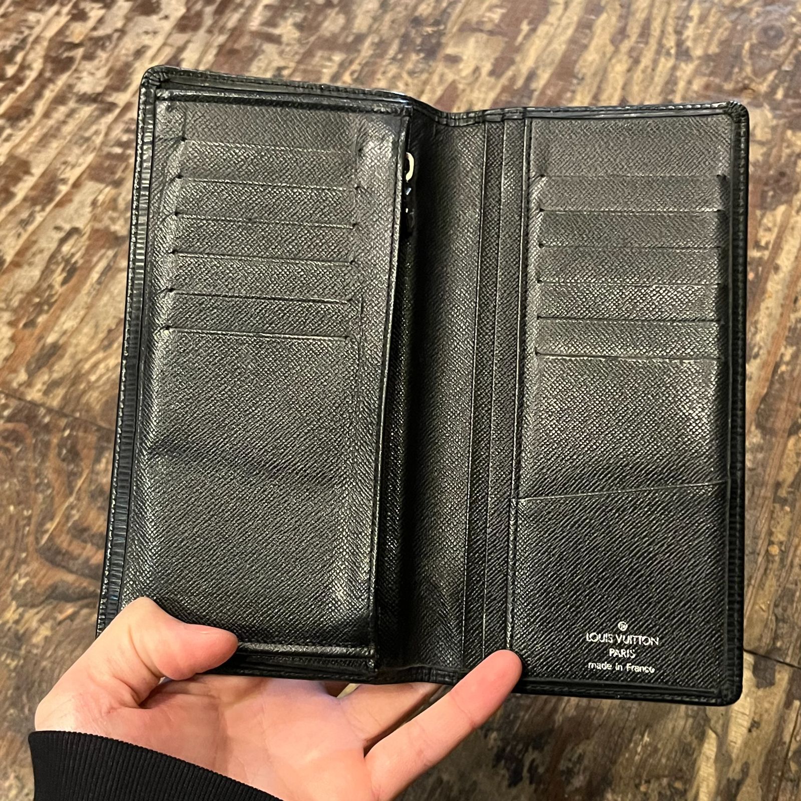 ルイヴィトン ポルトフォイユスマート エピ 折り財布 黒 ノワール ルイ