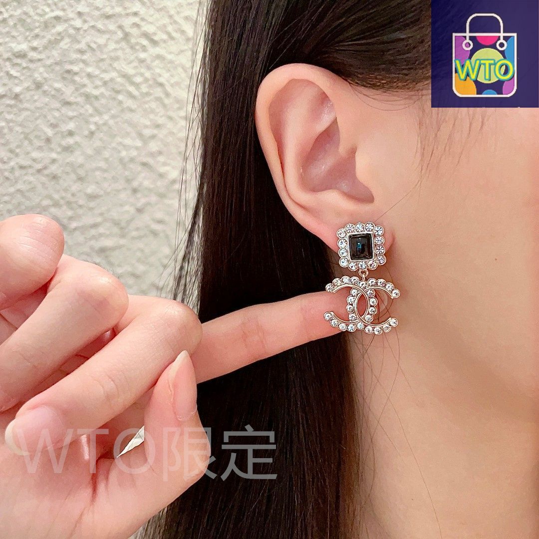 今日WTO】Chanel ヴィンテージ アルファベット ピアス！送料無料