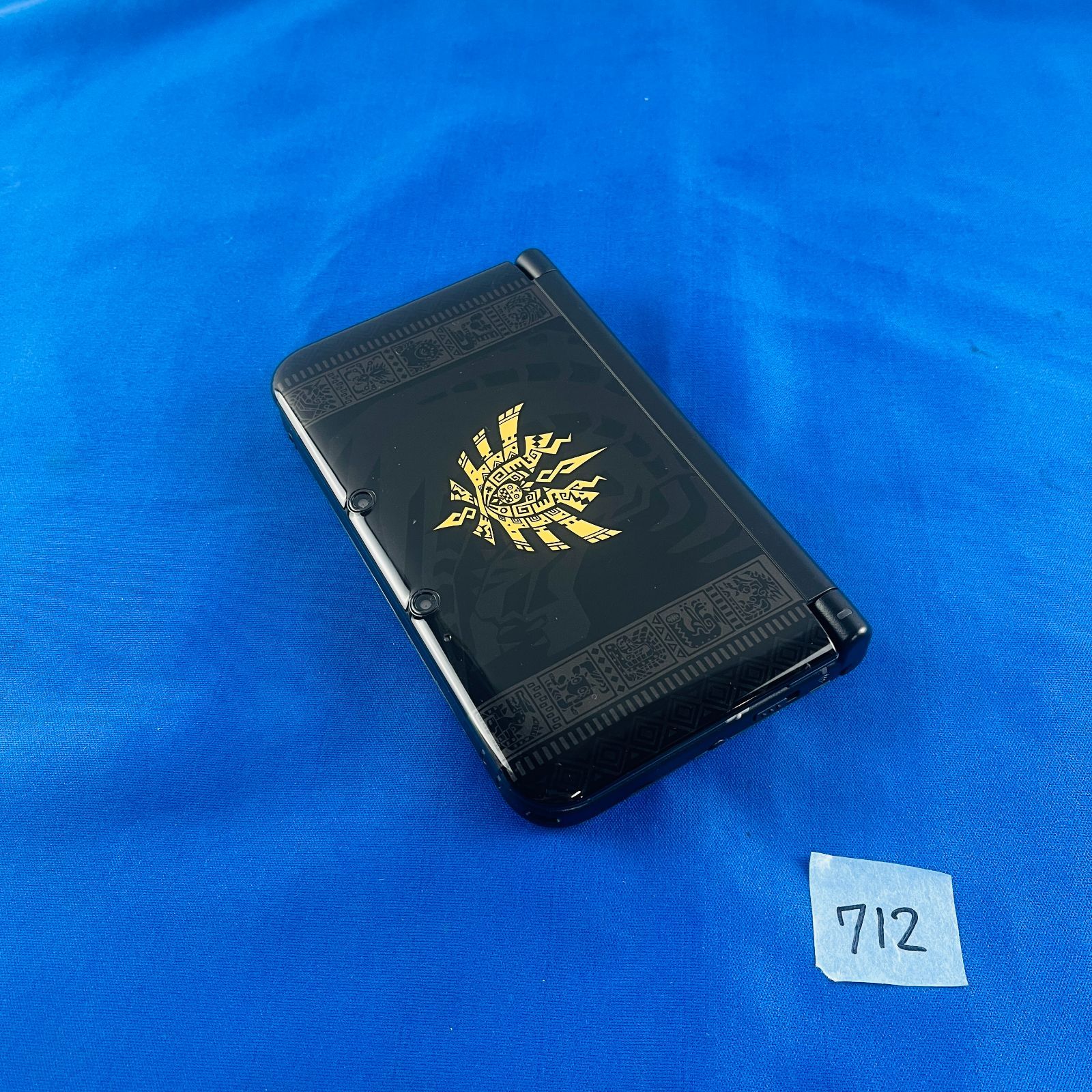 ◇712【通電動作OK】3DS LL モンスターハンター4 スペシャル