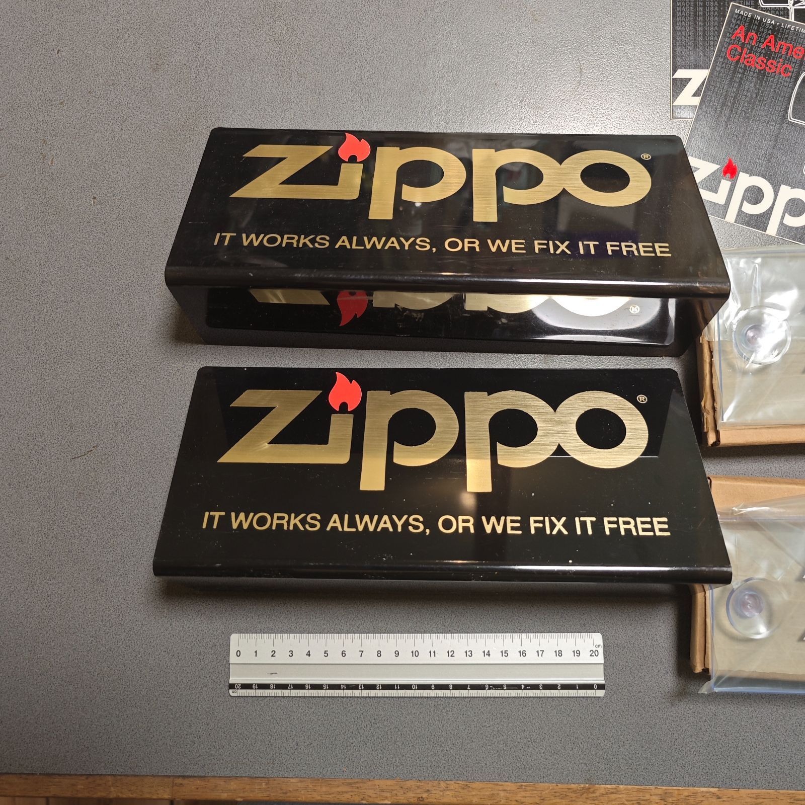 ZIPPO 看板 サイン 二種類 ステッカー まとめ MARWIL-DEMENAGEMENTS_CH