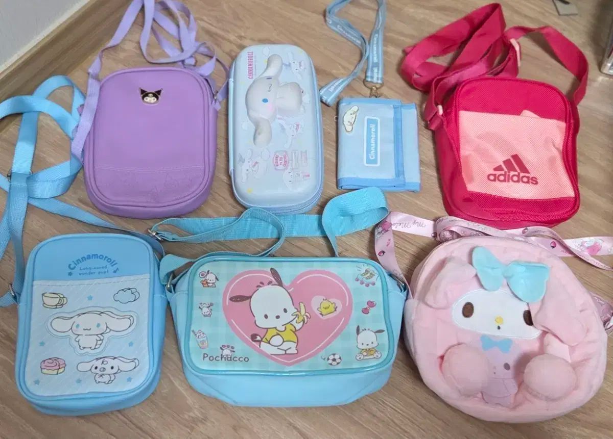 シナモロール クロミ マイメロディ ポチャコ adidas アディダス 女児 バッグ 財布 ペンシルケース まとめ売り