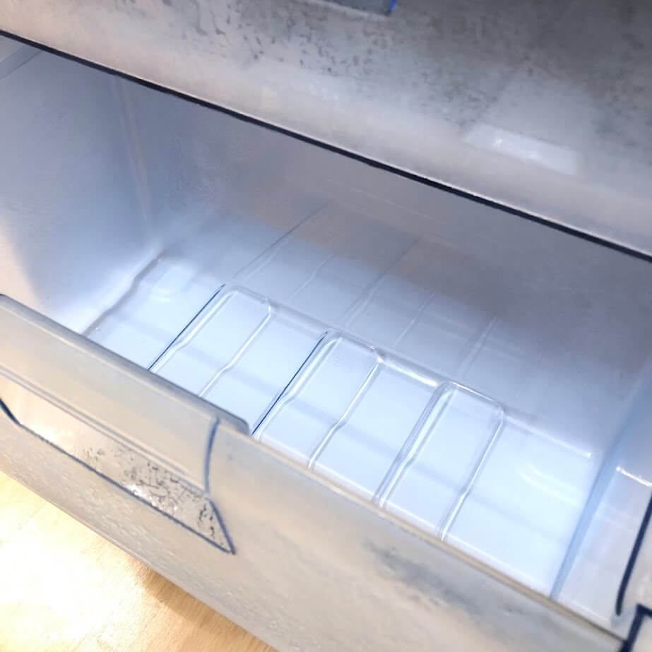 ss7915 アイリスオーヤマ 冷凍庫 85L IUSD-9B-W ホワイト 取扱説明書付 IRISOHYAMA フリーザー 1ドア 白 縦型 前開き 右開き 4段 引出4杯 引出収納 セカンド冷凍庫 WWW_KANDAIZUMI_COM