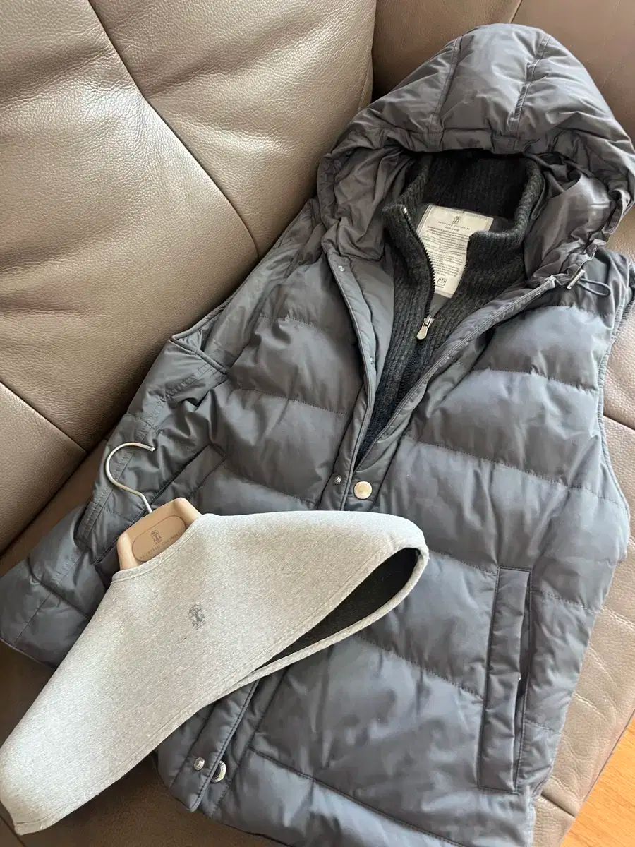 ブルネロクチネリ　ダウンベスト ブルネロクチネリ(Brunello Cucinelli)ブルネロクチネリ ダウン