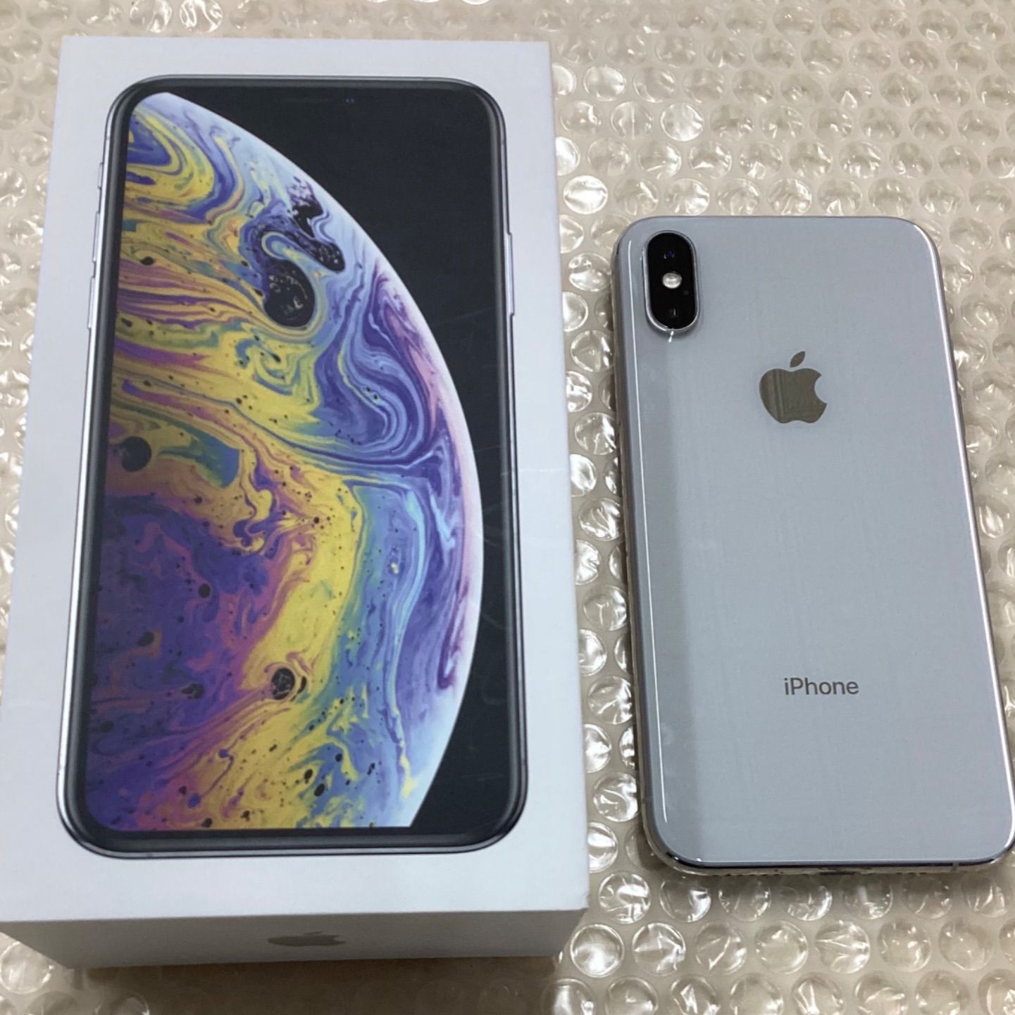 iPhone Xs シルバー 64 GB SIMフリー - メルカリ