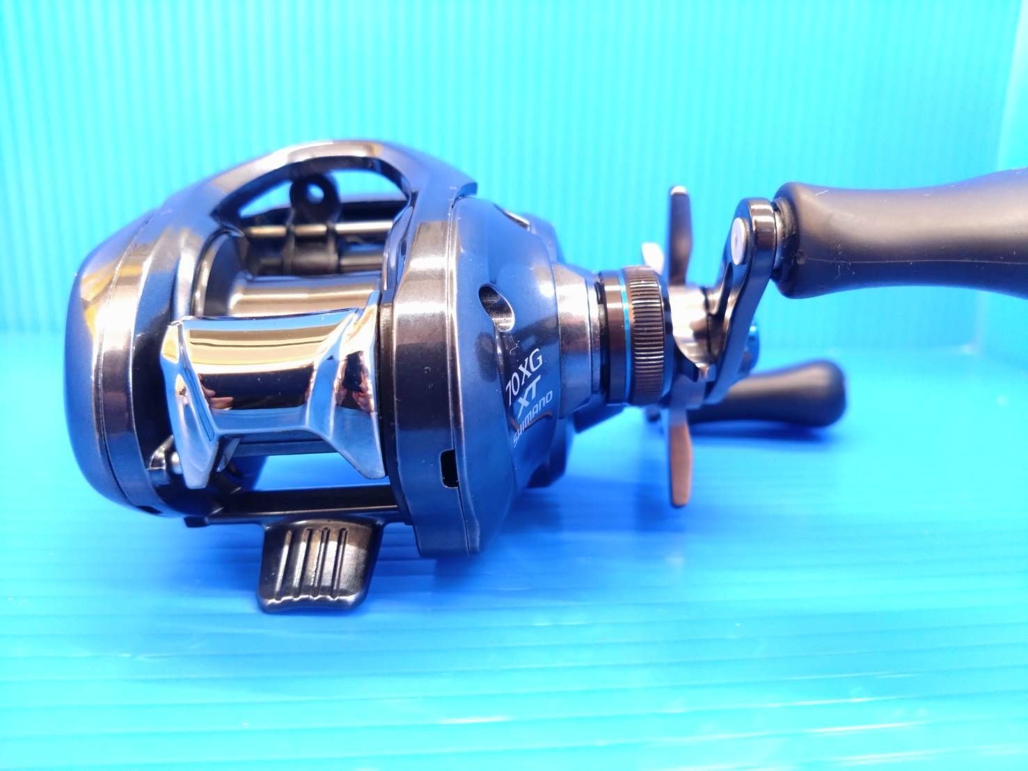 SLXDC 70XG XT 右巻き 美品☆ シマノ ベイトリール SLX DC XT 70XG 右 22年モデル : 釣具の