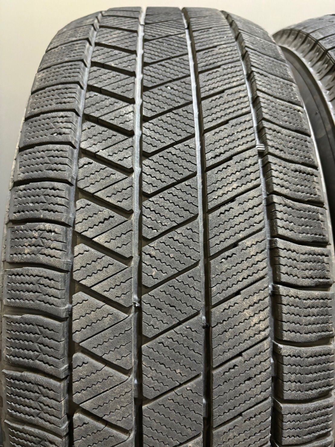 ★225/60R17 BRIDGESTONE/VRX3 21年製 スタッドレス 4本 ブリヂストン ブリザック アルファード ヴェルファイア (2-G357)