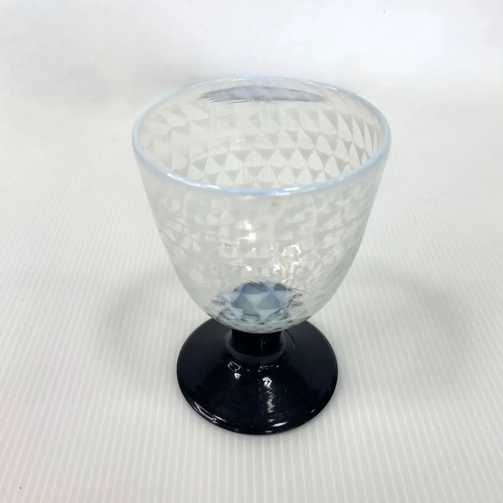 品 明治～大正 グラス 薄い青 乳白色 アンティーク 吹きガラス コップ GM