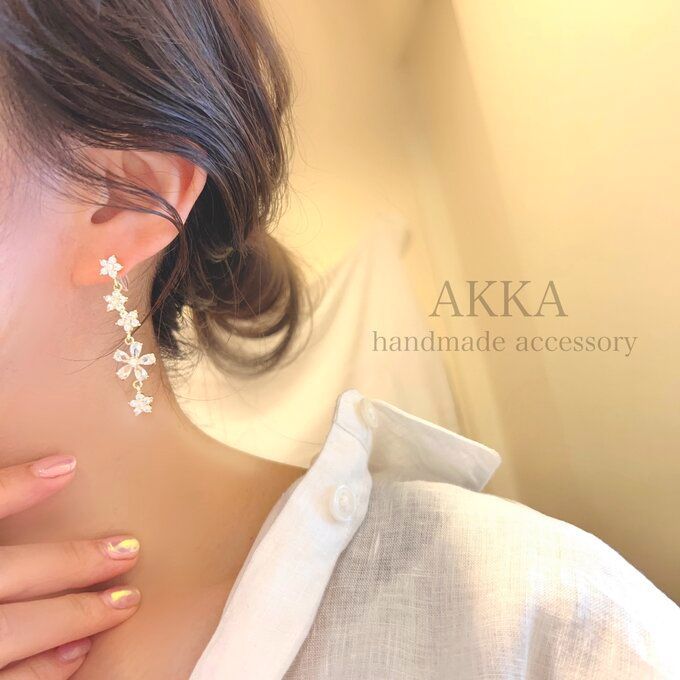 14kgp◆Random flower bijou earrings ランダムフラワービジューイヤリング　 樹脂イヤリング樹脂ピアス金属ｱﾚﾙｷﾞｰ対応ノンホールピアス花可愛い痛くない