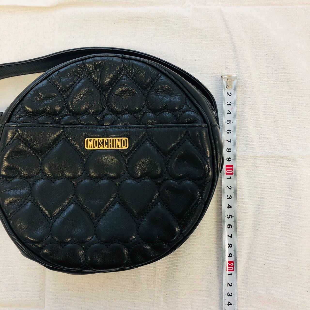 モスキーノ MOSCHINO 黒 ハートキルティング 丸形 肩掛けバッグ
