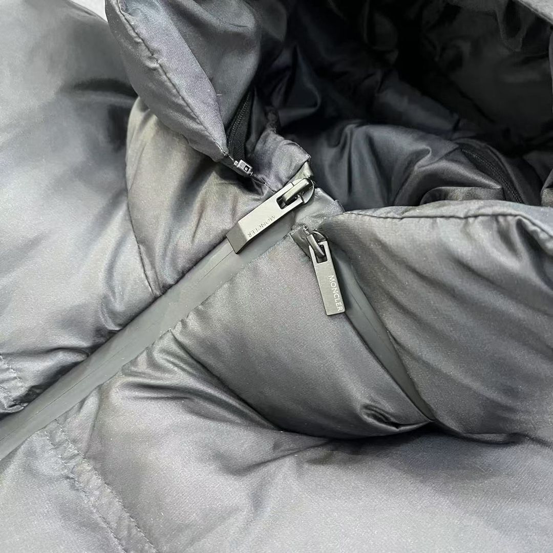 MONCLERモンクレール