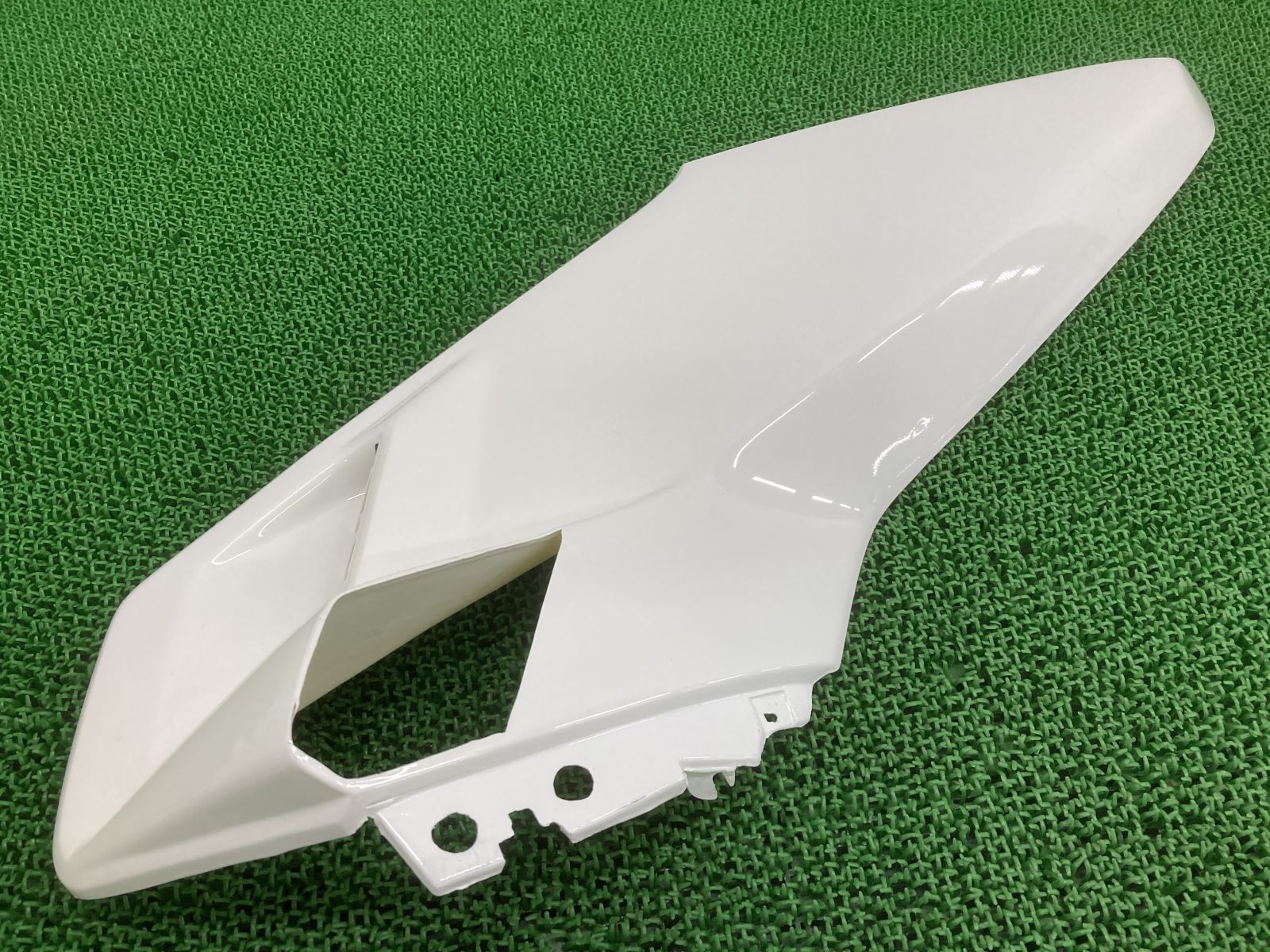 フュージョン アッパーカウル 左 白 社外 中古 バイク 部品 MF02 フュージョン アッパーカウル 左 白 社外 中古 バイク 部品 MF02